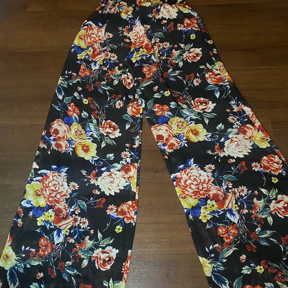Meghan LA Floral Wide Leg Pants - Picture 6 of 6
